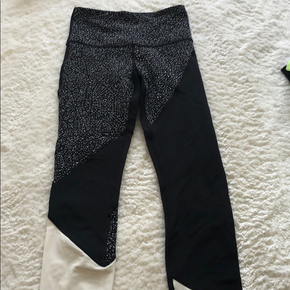Black and White Lululemon leggings